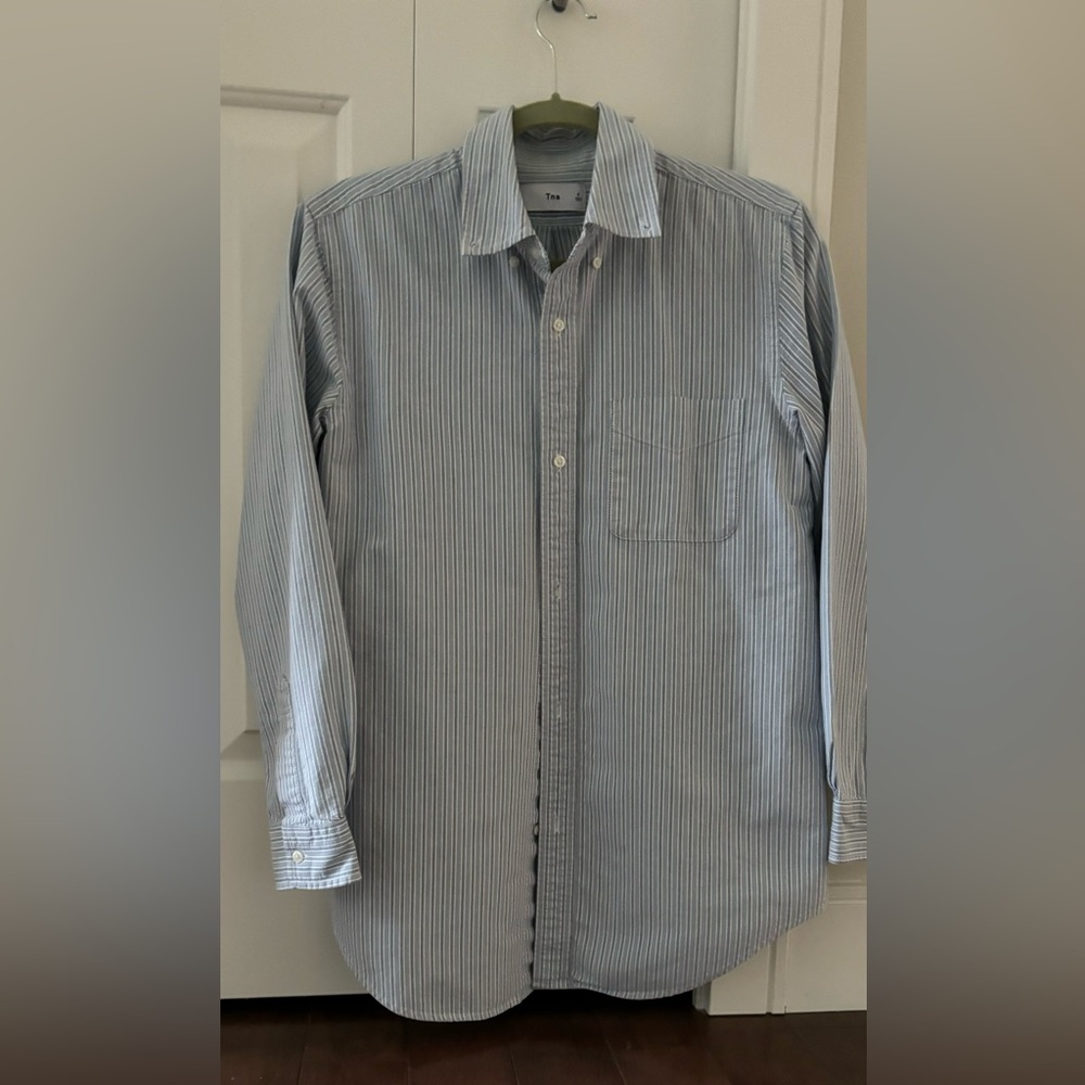 Aritiza TNA Oxford button down shirt